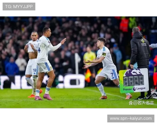 罗杰斯梅开二度救主，维拉10场9胜背后的无名英雄